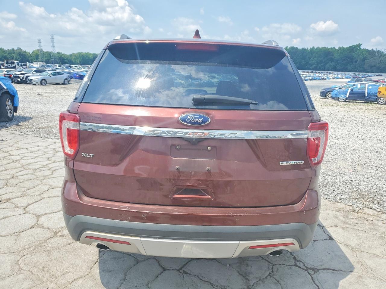 2016 FORD EXPLORER XLT photo 11