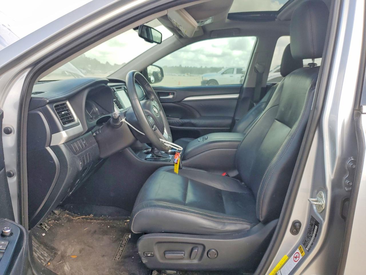 2014 TOYOTA HIGHLANDER XLE photo 19