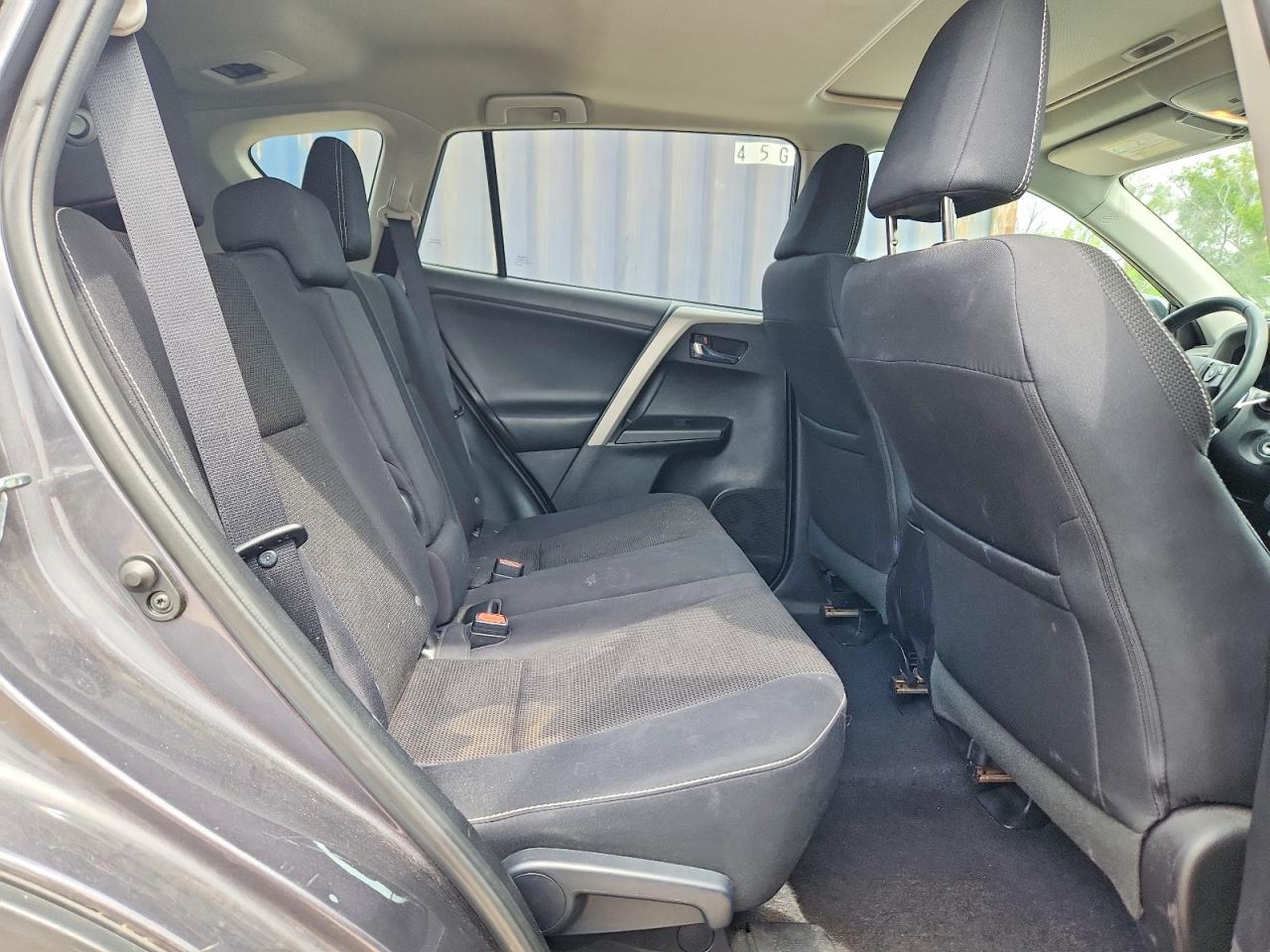 2016 TOYOTA RAV4 XLE photo 31