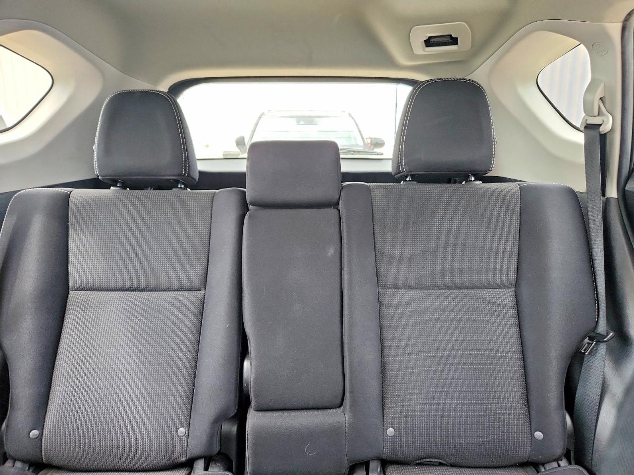 2016 TOYOTA RAV4 XLE photo 28
