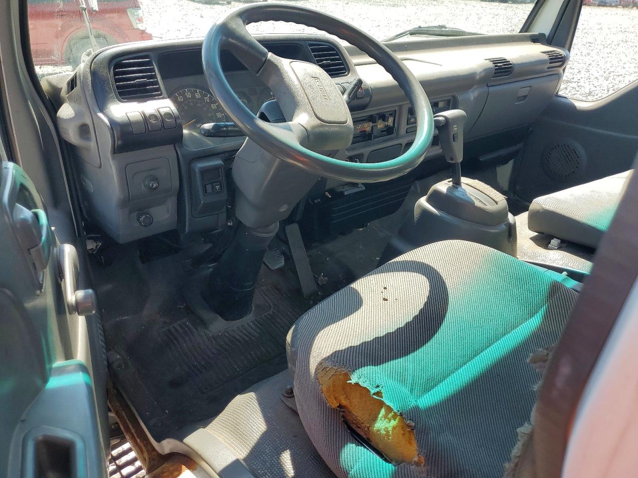 2004 ISUZU NPR BOX TRUCK photo 15