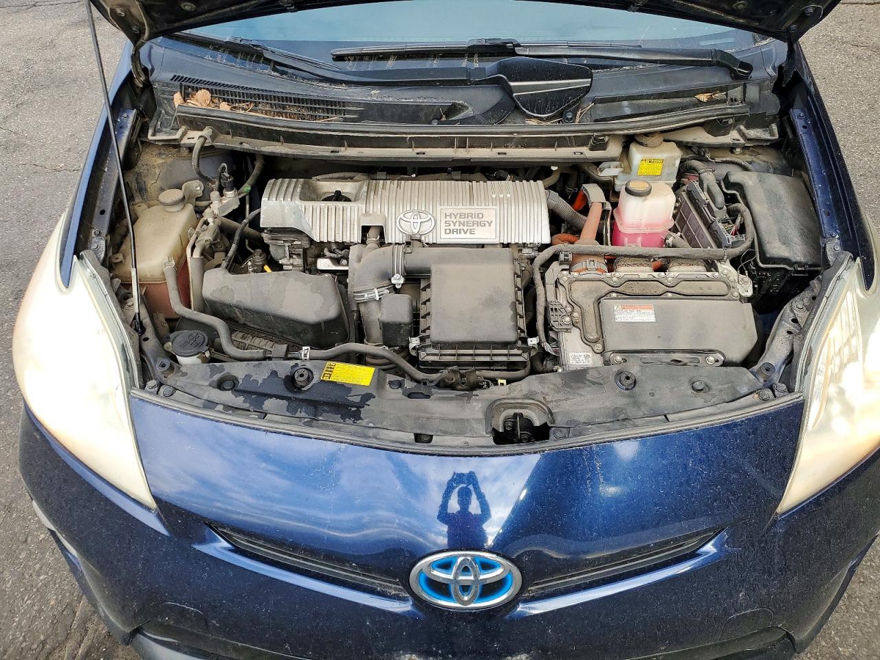 2013 TOYOTA PRIUS FOUR photo 21