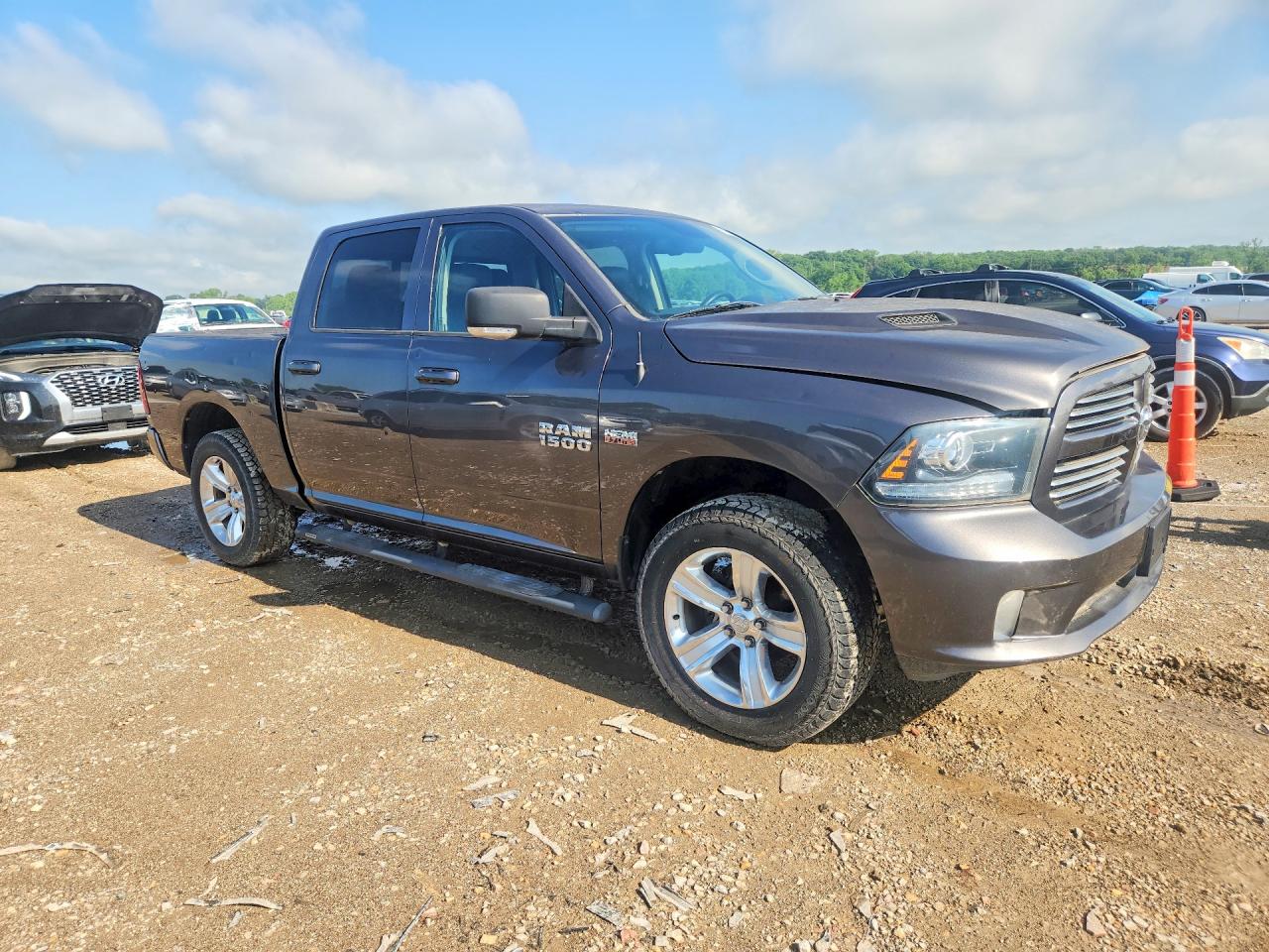 2014 RAM 1500 SPORT photo 10