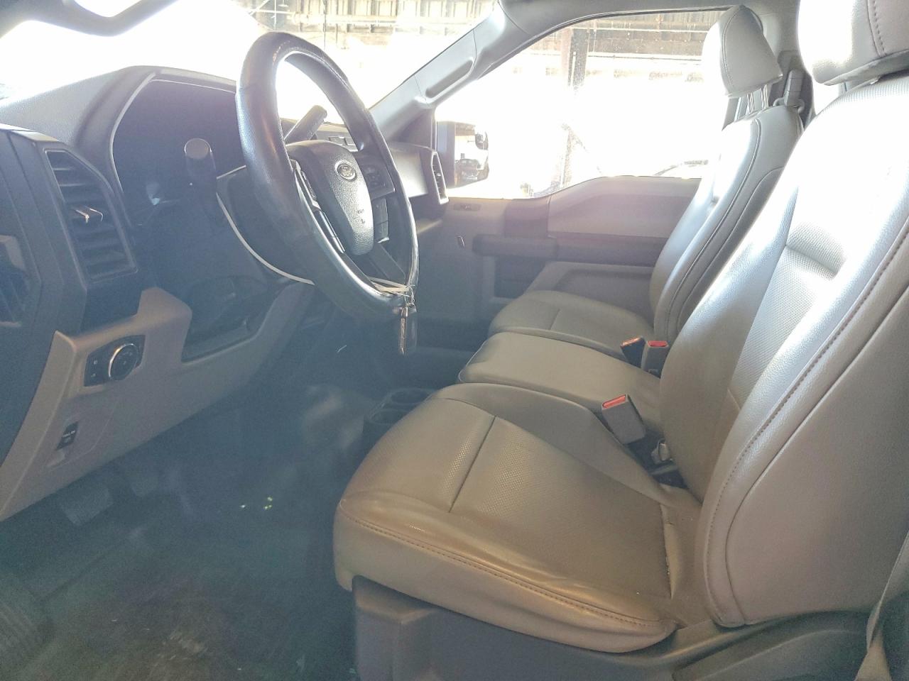 2017 FORD F150 photo 19