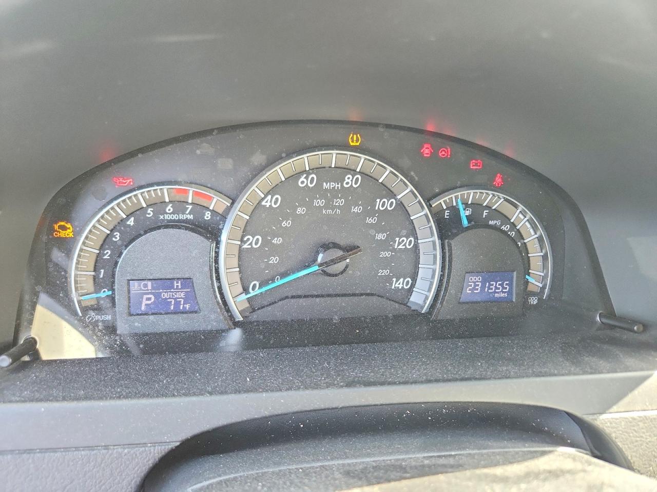 2012 TOYOTA CAMRY SE photo 9