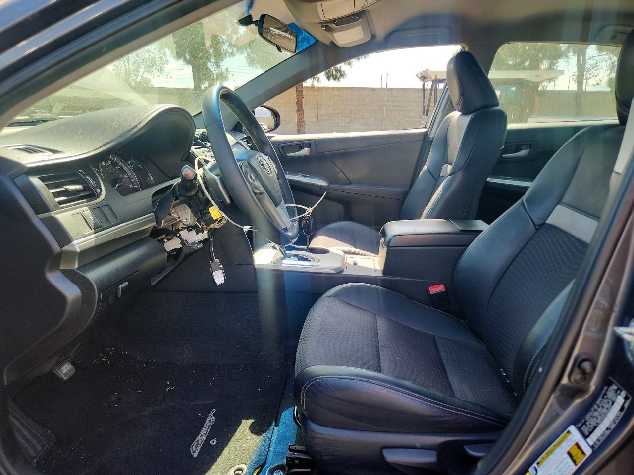 2012 TOYOTA CAMRY SE photo 7