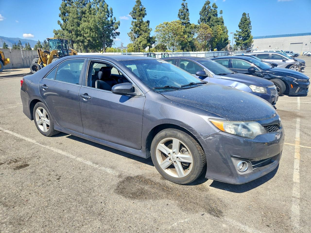 2012 TOYOTA CAMRY SE photo 4