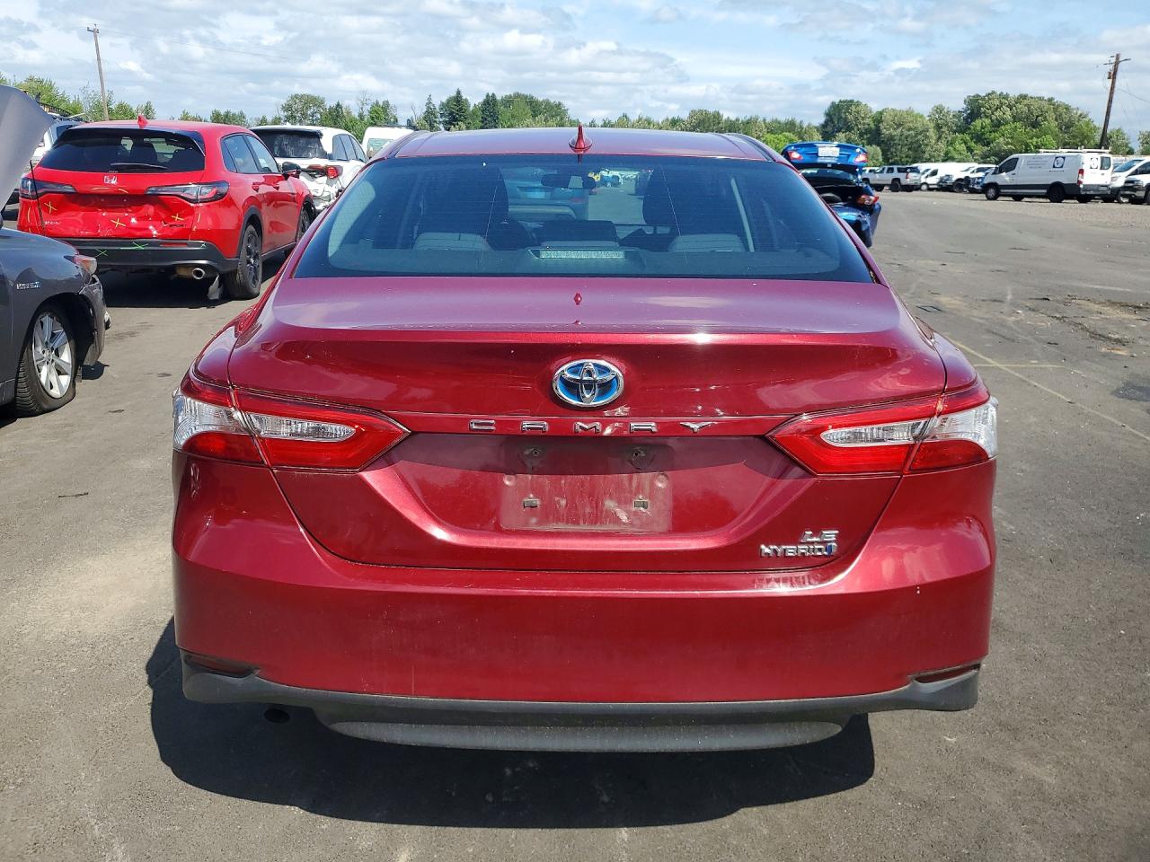 2019 TOYOTA CAMRY LE photo 6