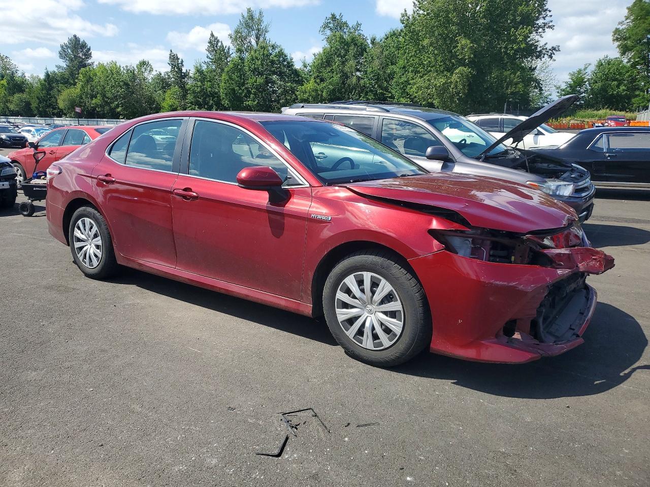 2019 TOYOTA CAMRY LE photo 4