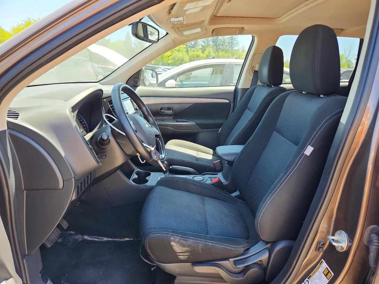 2016 MITSUBISHI OUTLANDER ES photo 13
