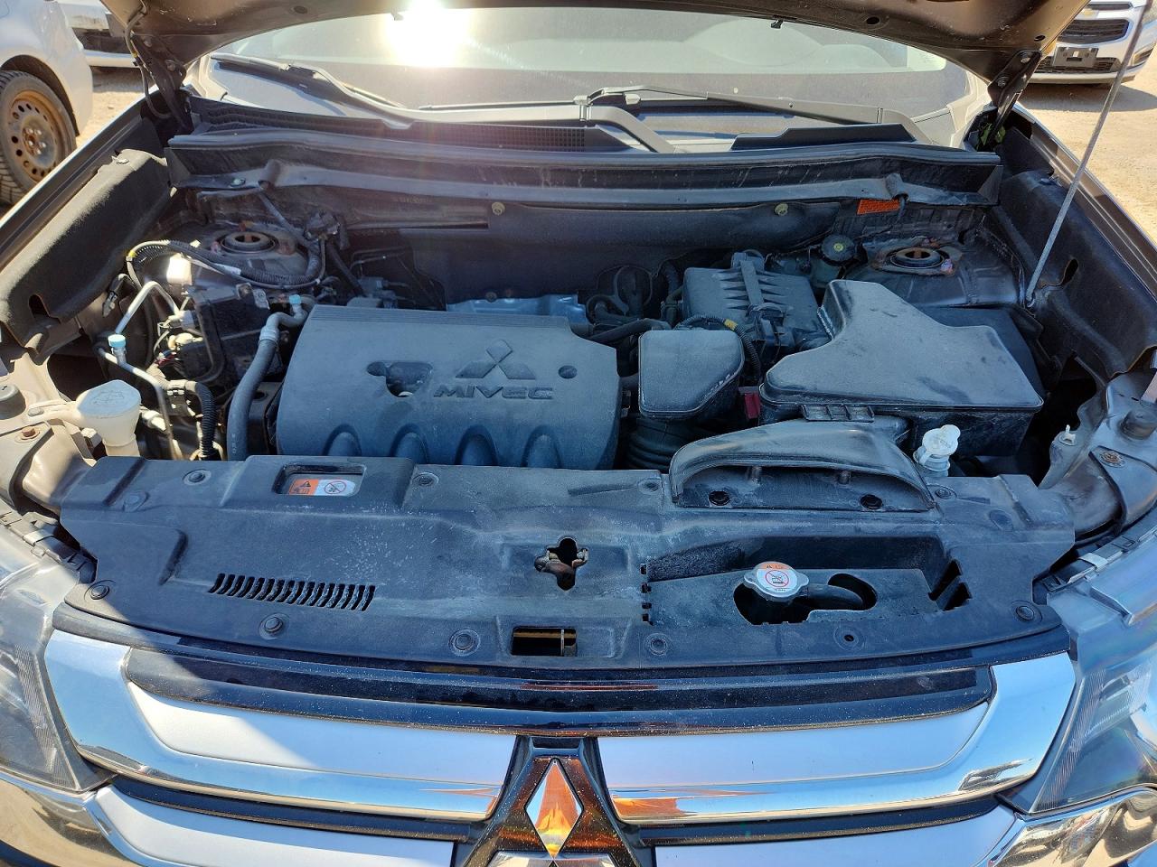 2016 MITSUBISHI OUTLANDER ES photo 23