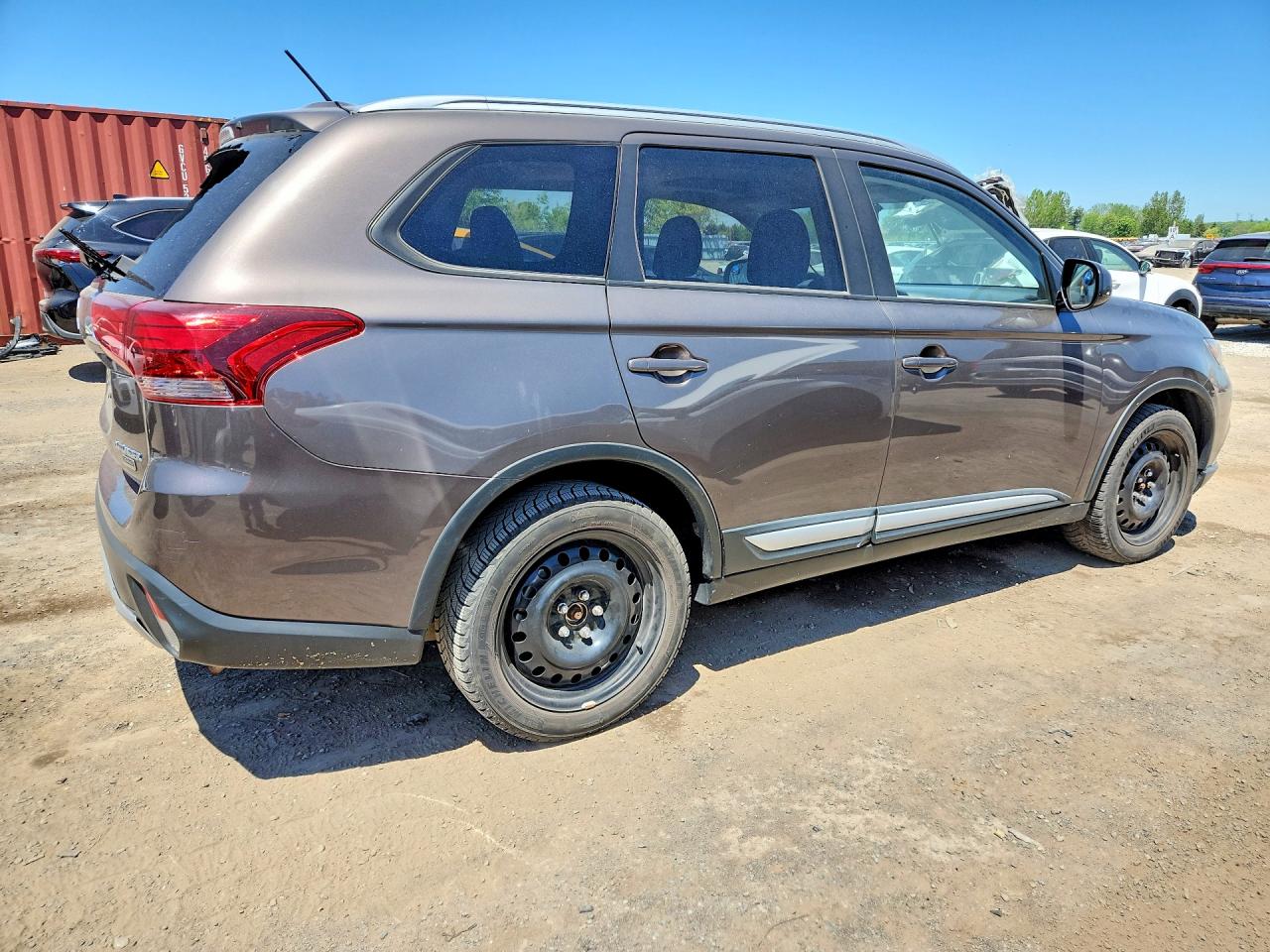 2016 MITSUBISHI OUTLANDER ES photo 5