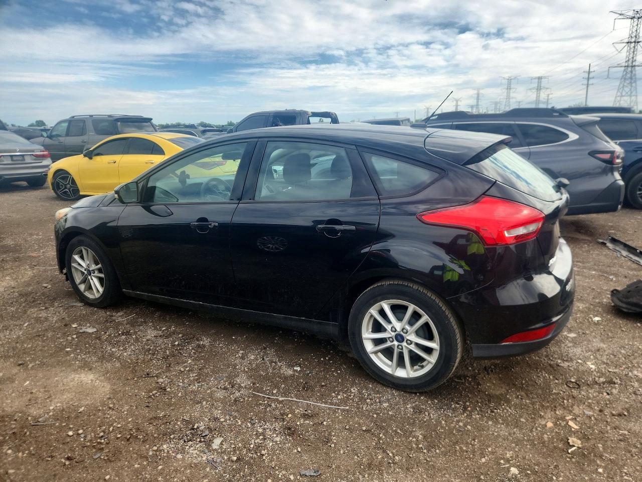2015 FORD FOCUS SE photo 3