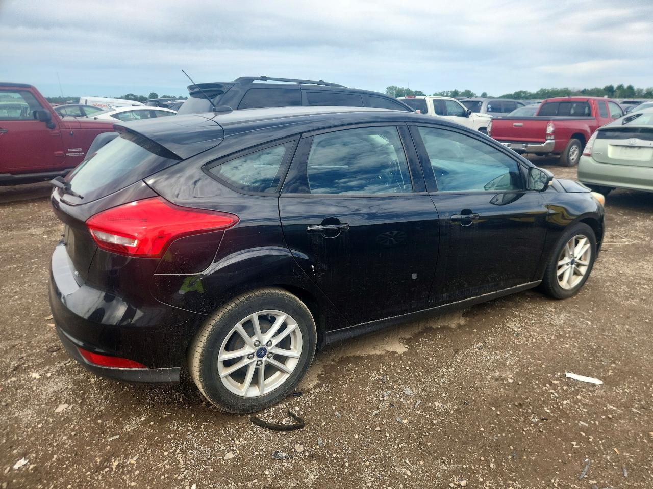 2015 FORD FOCUS SE photo 5