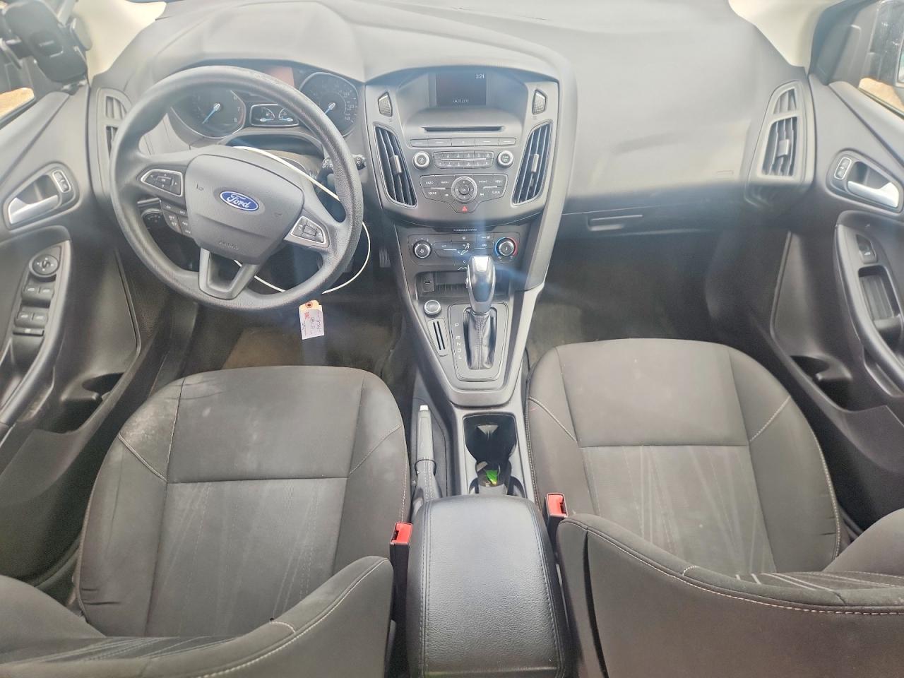 2015 FORD FOCUS SE photo 15