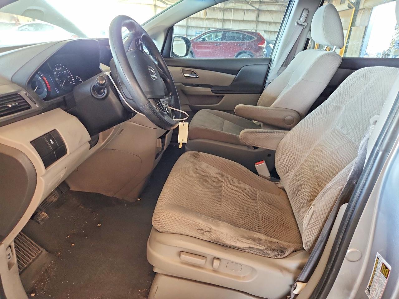 2016 HONDA ODYSSEY LX photo 13