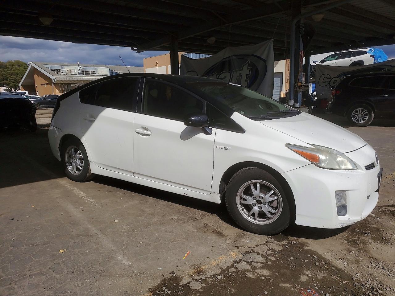 2010 TOYOTA PRIUS II photo 10