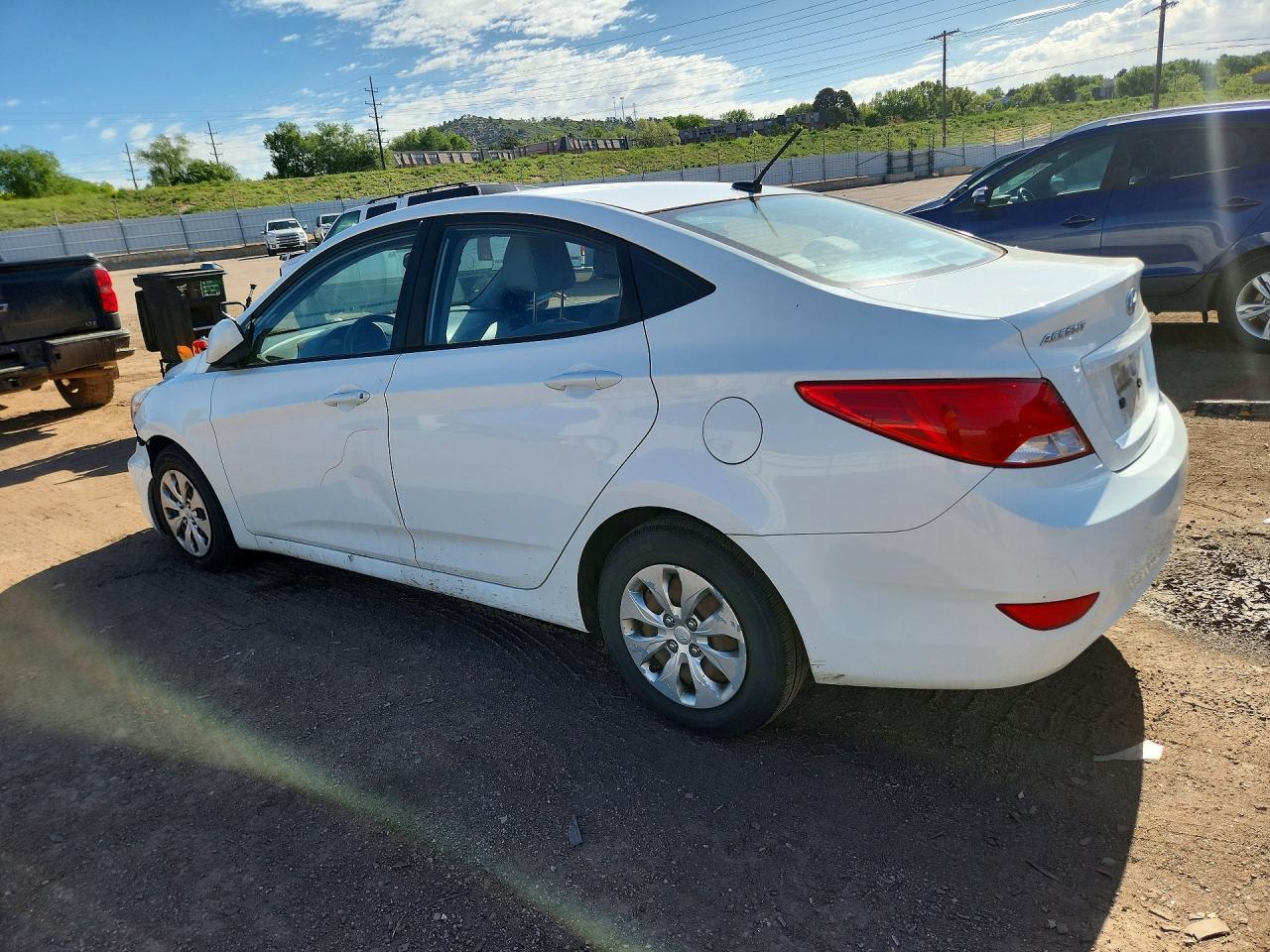 2016 HYUNDAI ACCENT SE photo 3