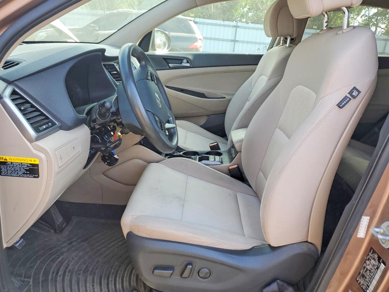 2017 HYUNDAI TUCSON SE photo 13