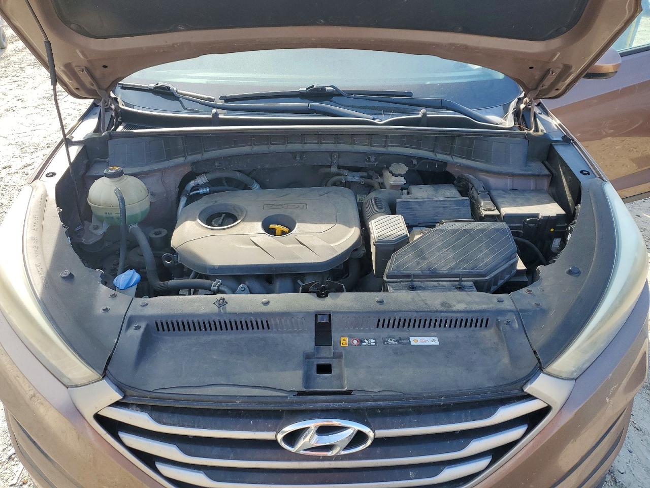 2017 HYUNDAI TUCSON SE photo 23