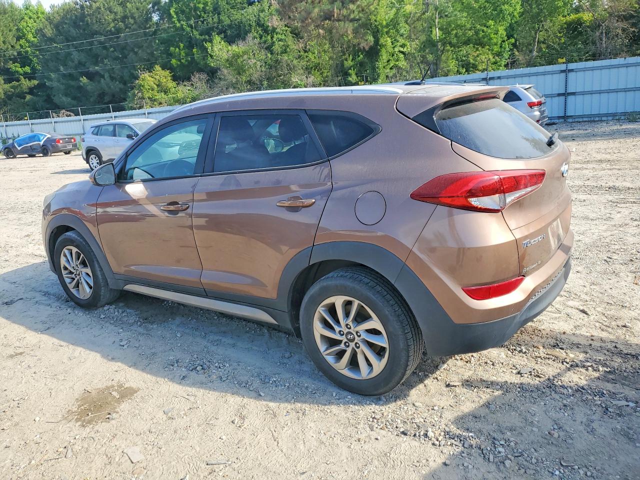 2017 HYUNDAI TUCSON SE photo 3