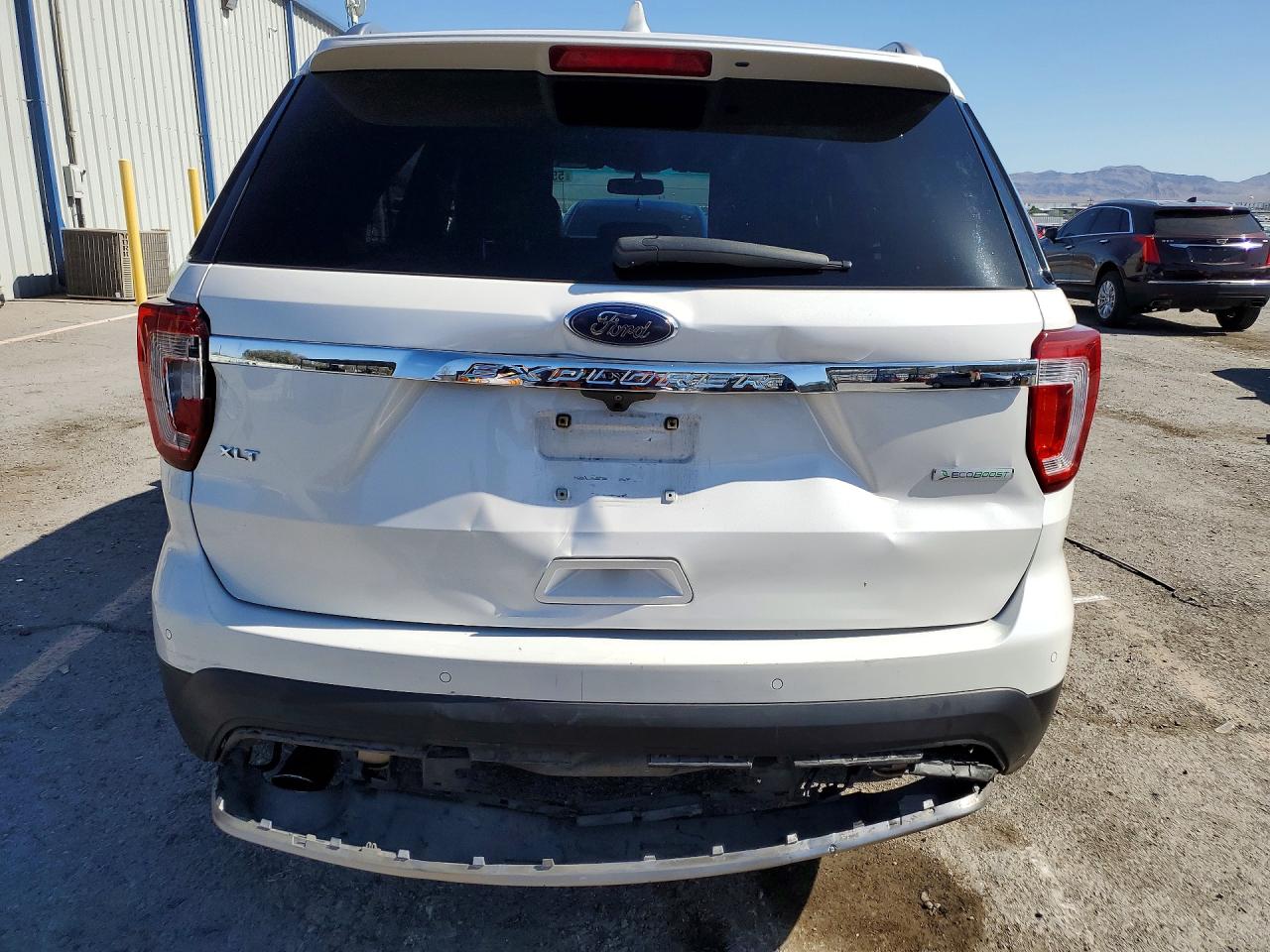 2016 FORD EXPLORER XLT photo 11