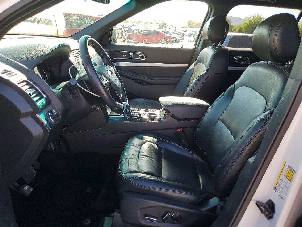 2016 FORD EXPLORER XLT photo 13