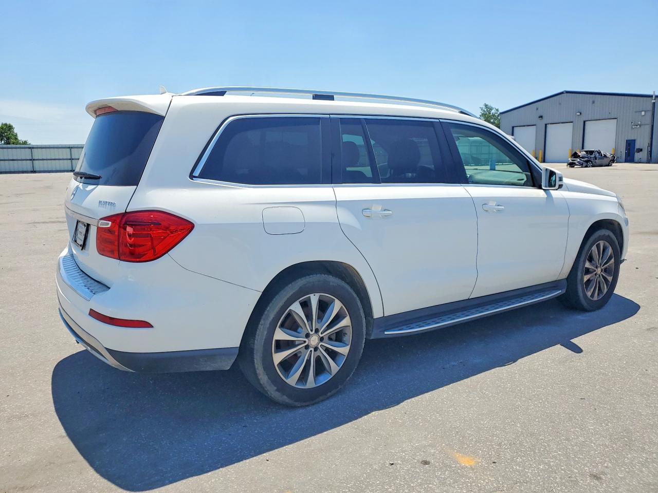 2015 MERCEDES-BENZ GL 350 BLUETEC photo 3