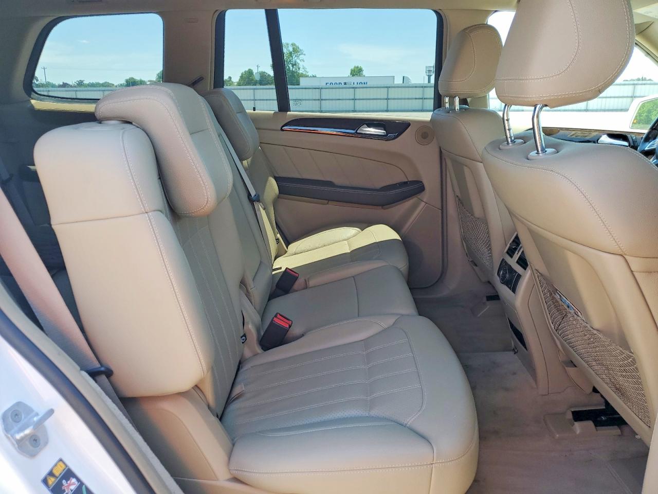 2015 MERCEDES-BENZ GL 350 BLUETEC photo 11