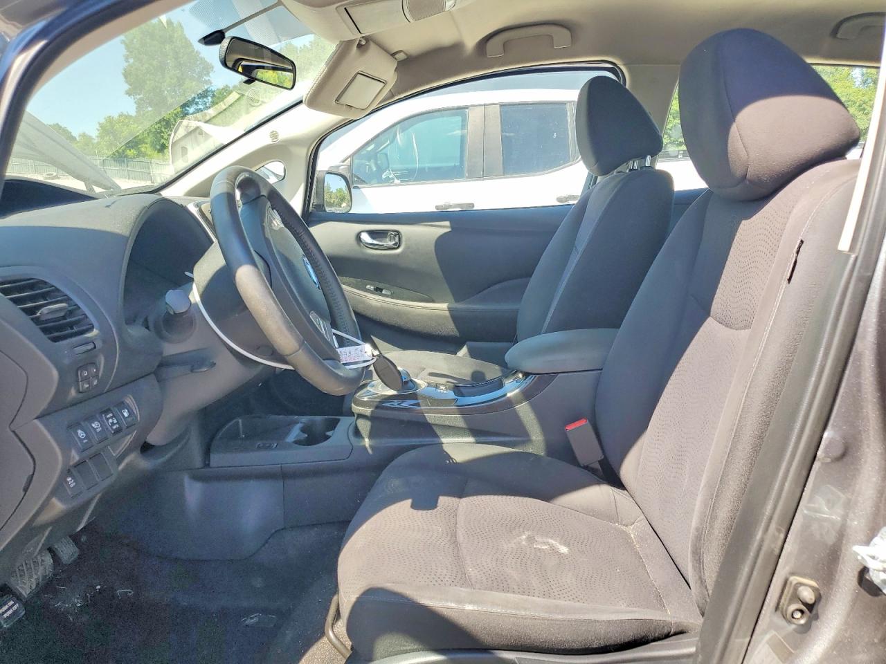 2017 NISSAN LEAF SV photo 19