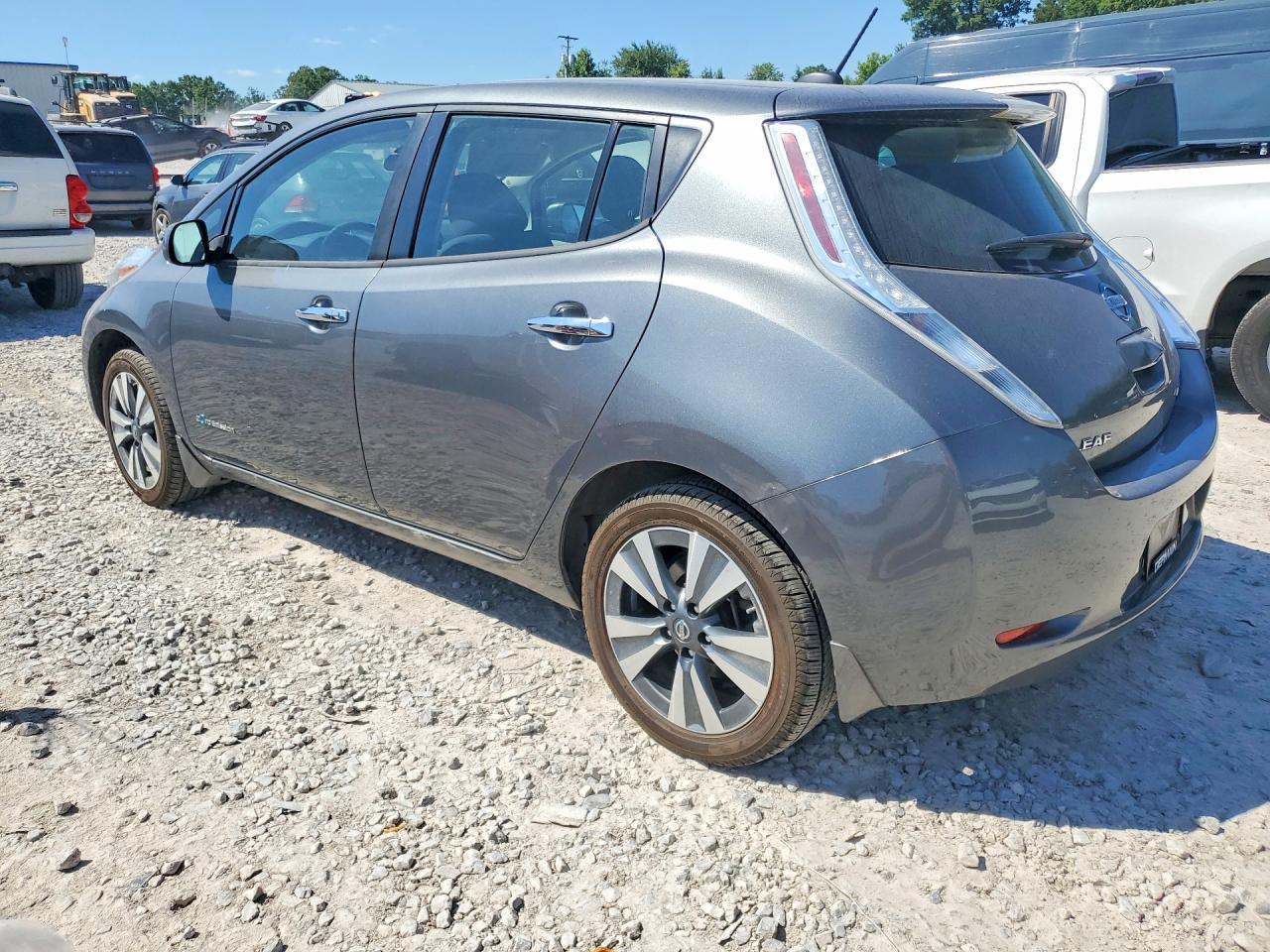 2017 NISSAN LEAF SV photo 4