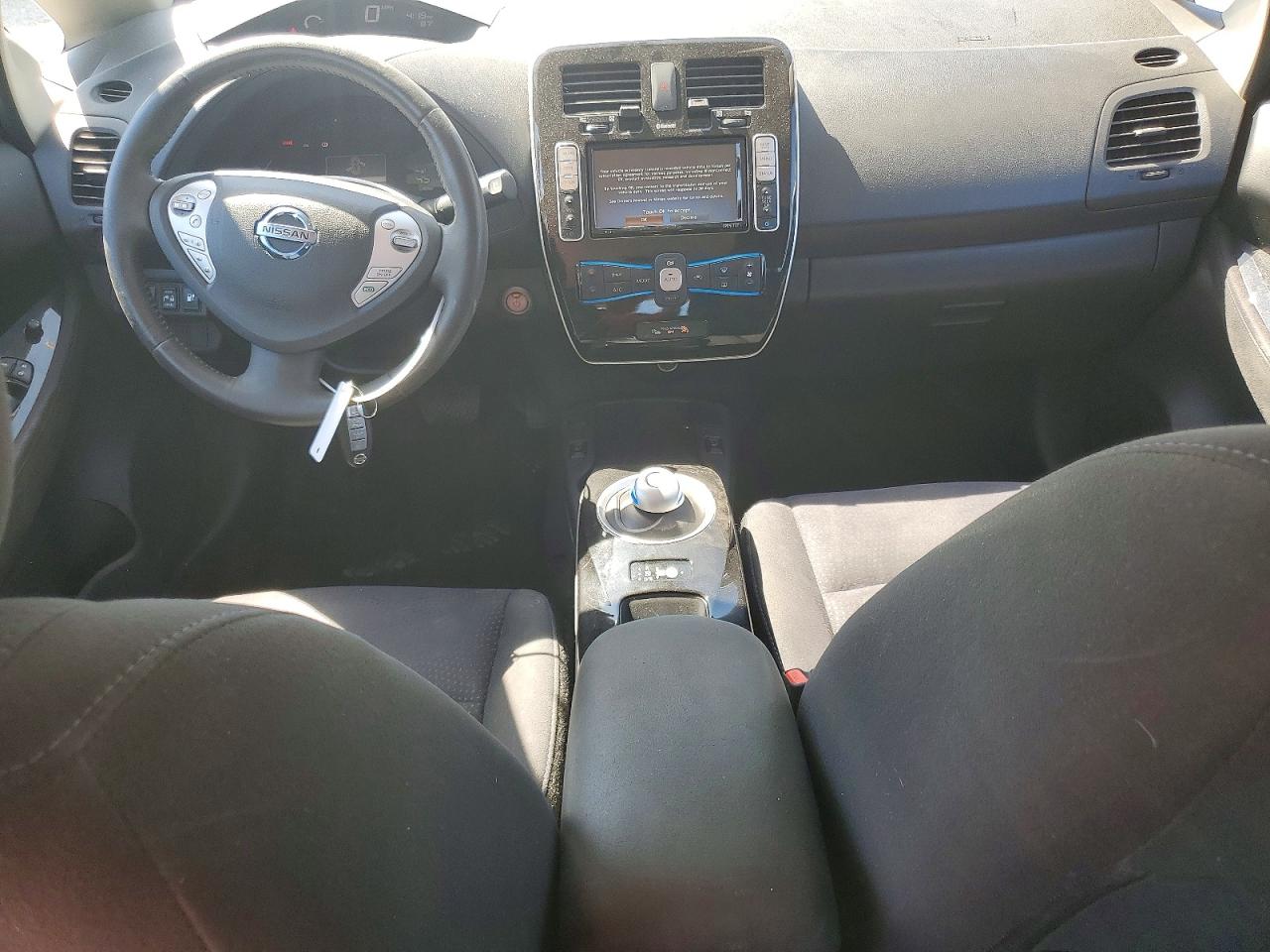 2017 NISSAN LEAF SV photo 22