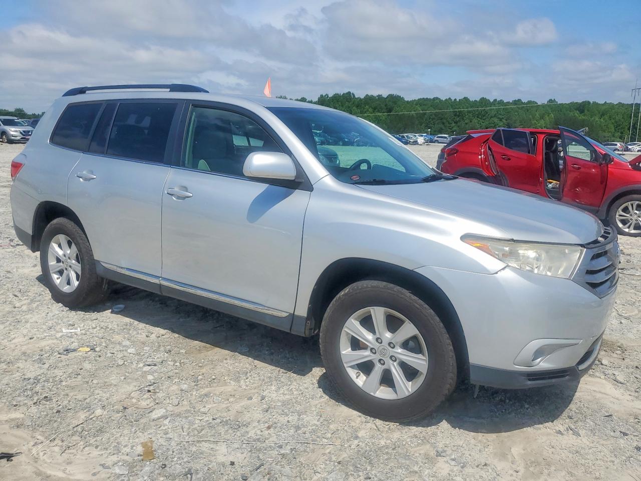 2013 TOYOTA HIGHLANDER PLUS photo 4