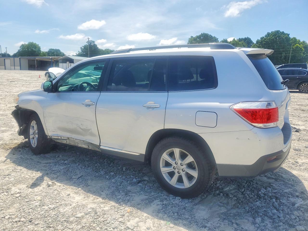 2013 TOYOTA HIGHLANDER PLUS photo 2