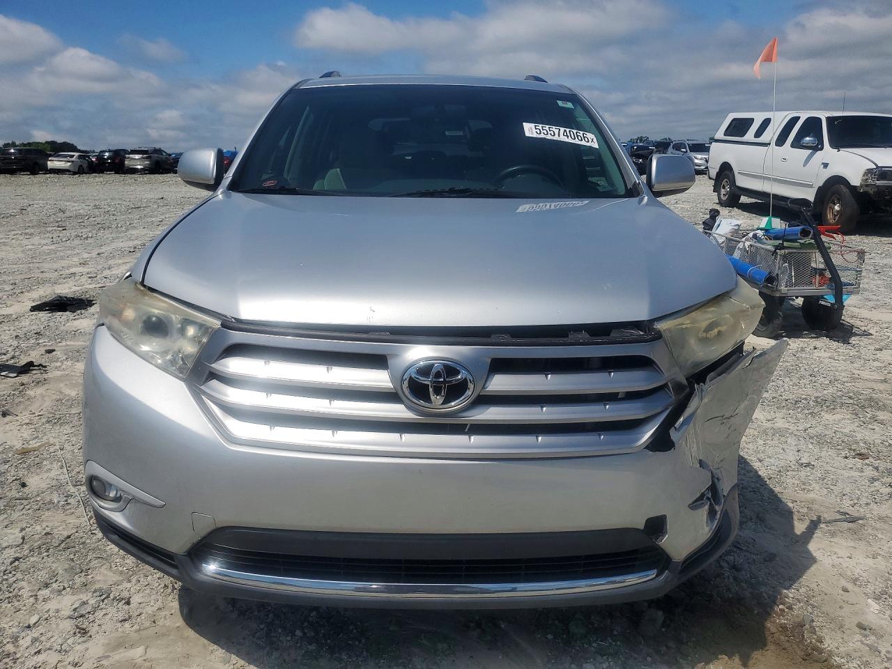2013 TOYOTA HIGHLANDER PLUS photo 5