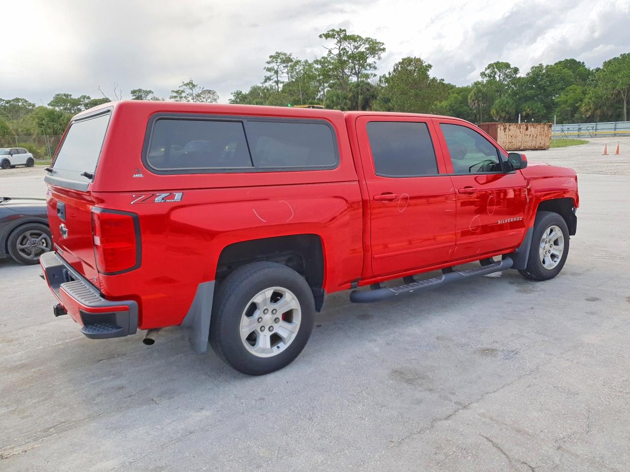 2018 CHEVROLET SILVERADO K1500 LT photo 3