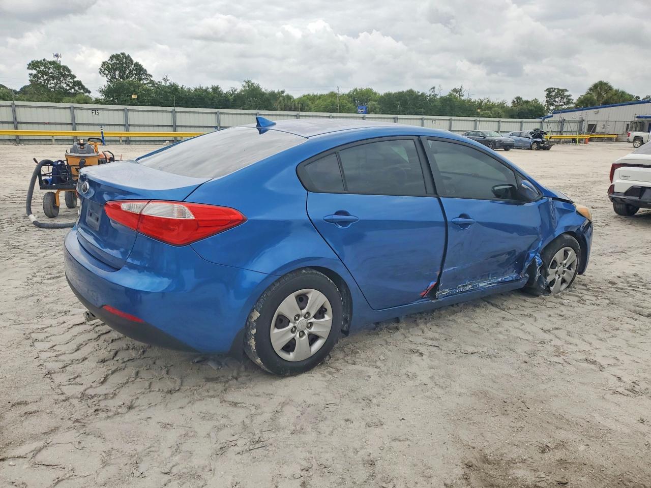 2015 KIA FORTE photo 5
