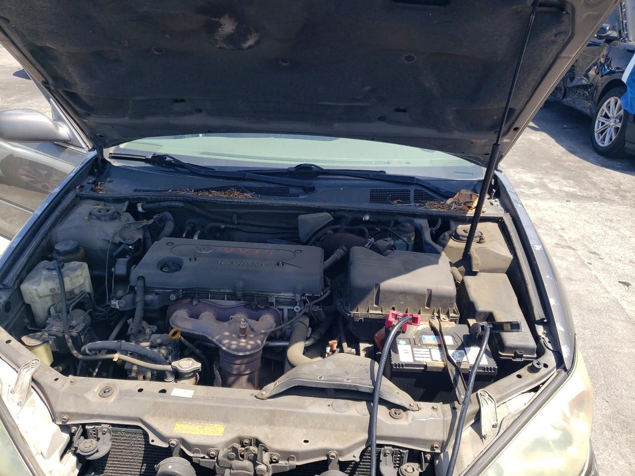 2004 TOYOTA CAMRY XLE photo 31