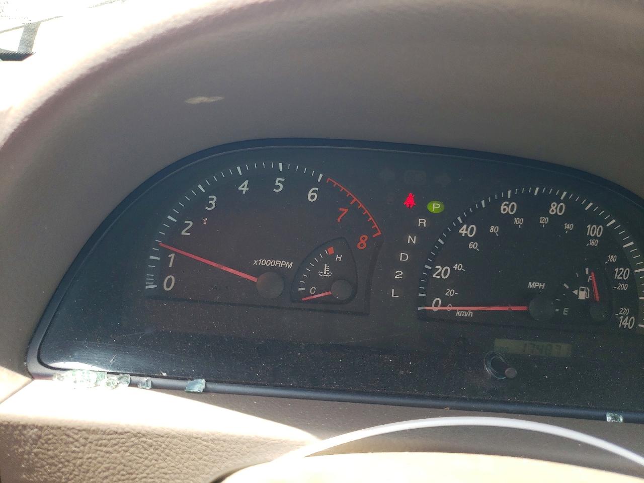 2004 TOYOTA CAMRY XLE photo 25