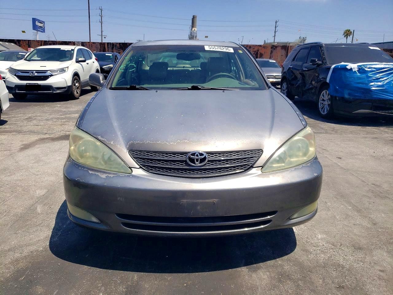 2004 TOYOTA CAMRY XLE photo 13