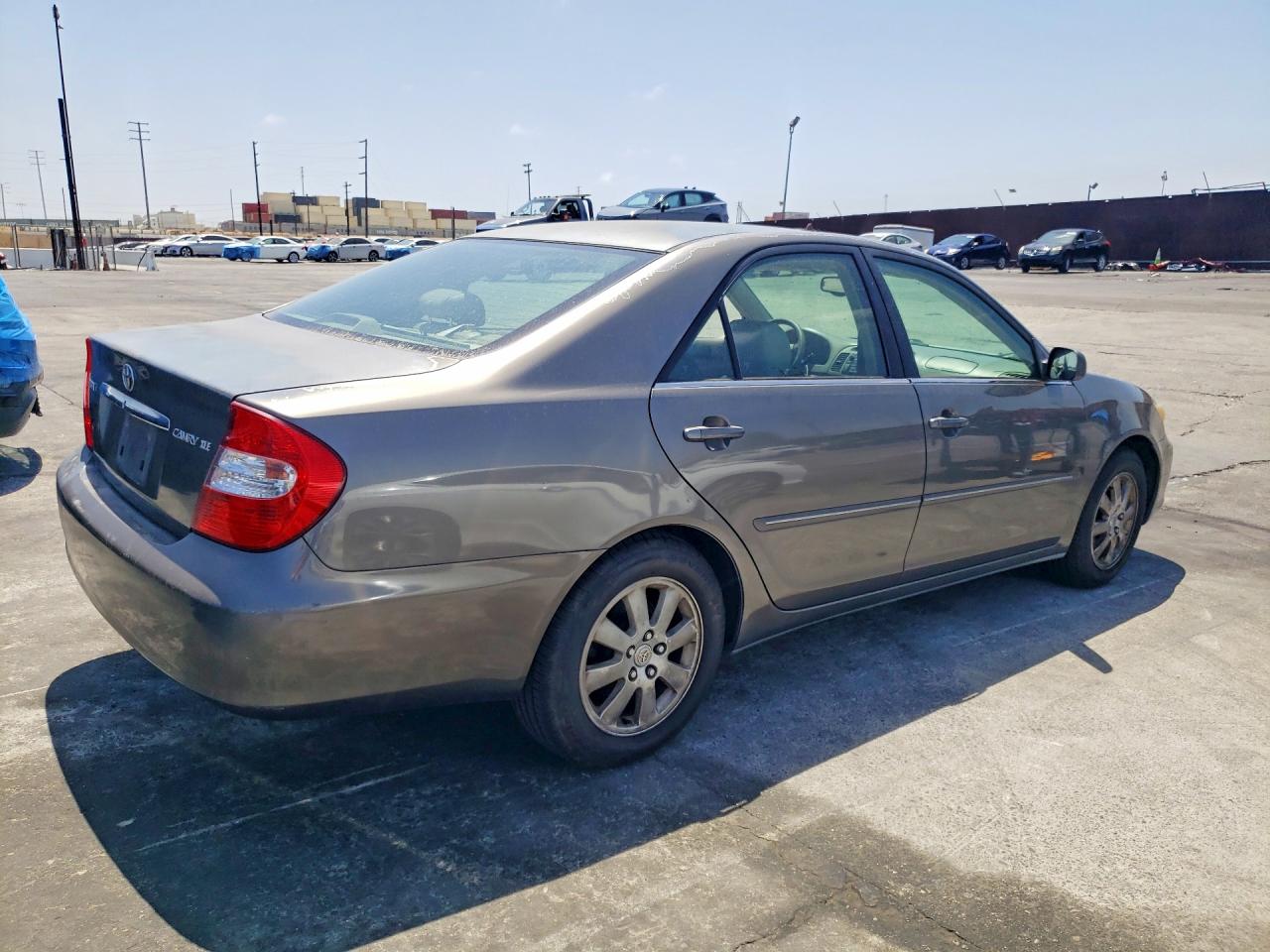 2004 TOYOTA CAMRY XLE photo 7