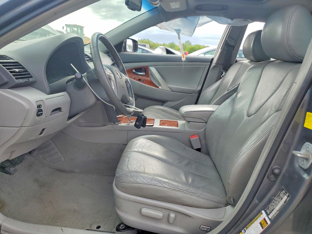 2011 TOYOTA CAMRY XLE V6 photo 19