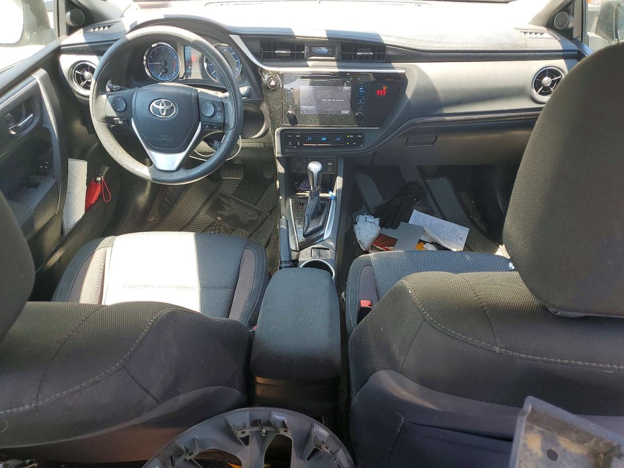 2018 TOYOTA COROLLA LE photo 15