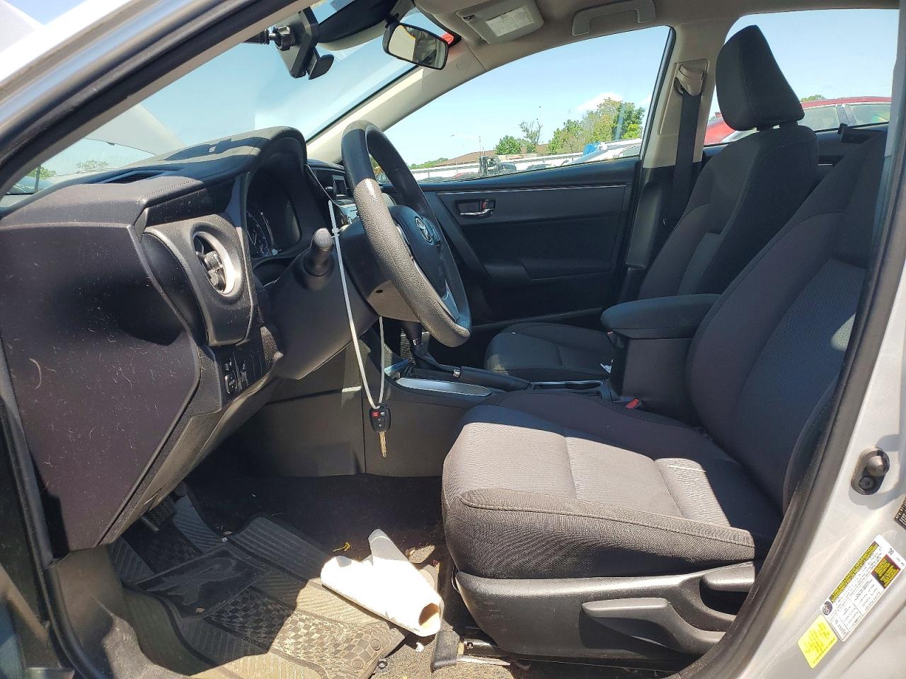 2018 TOYOTA COROLLA LE photo 13