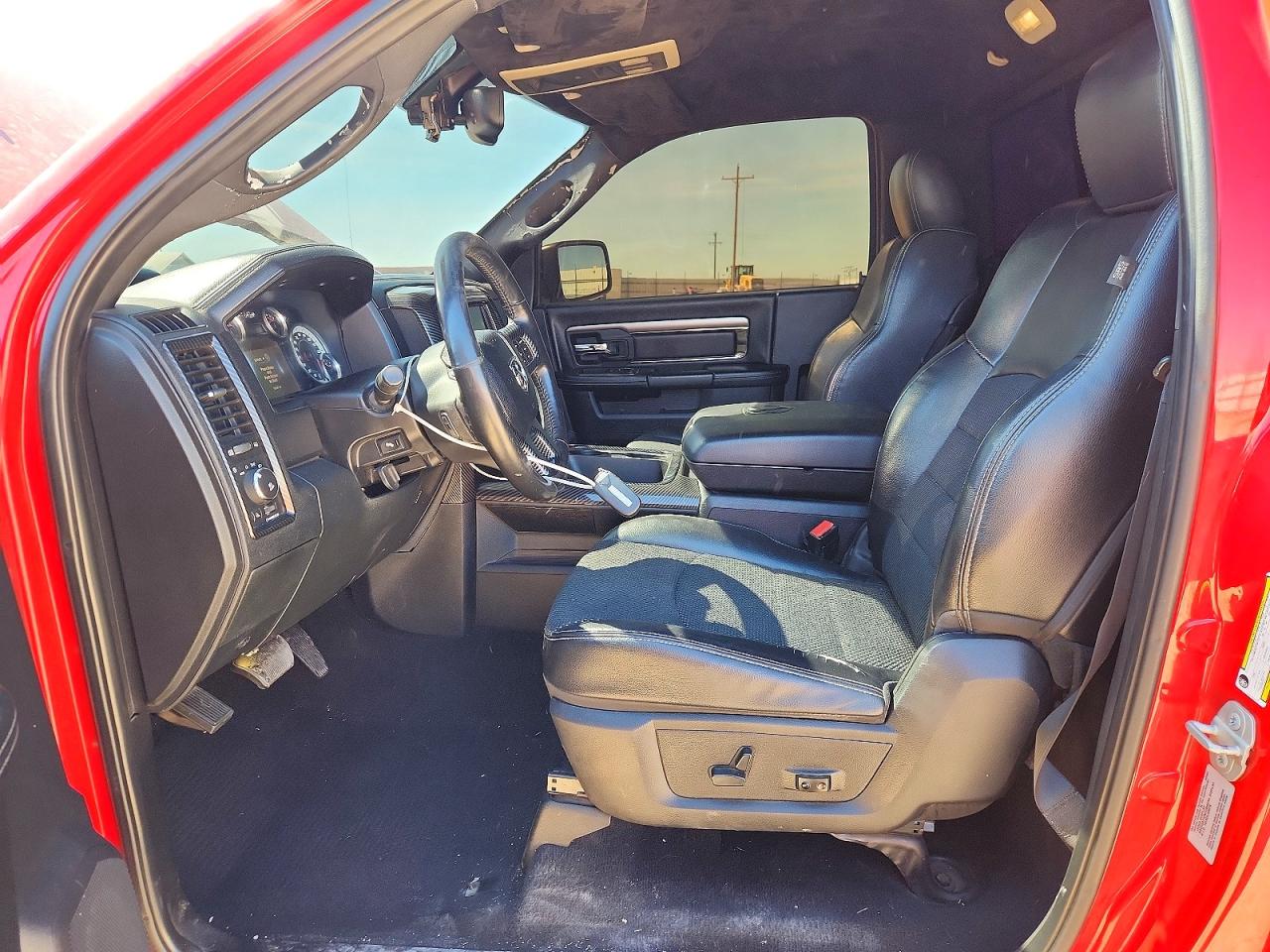 2016 RAM 1500 SPORT photo 7