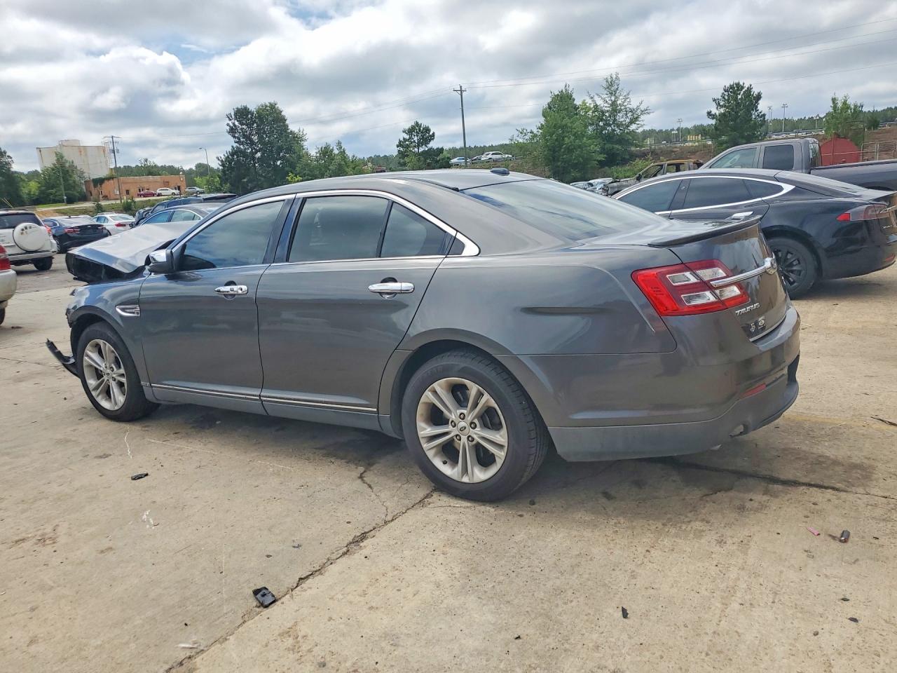 2016 FORD TAURUS SEL photo 3
