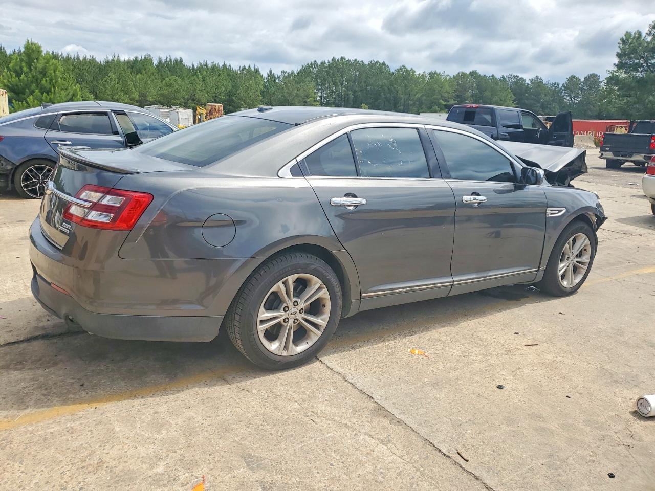 2016 FORD TAURUS SEL photo 5