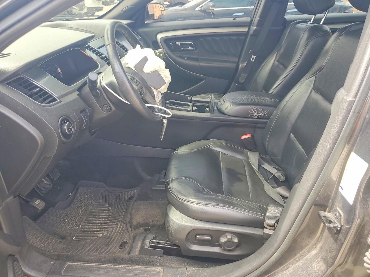 2016 FORD TAURUS SEL photo 13