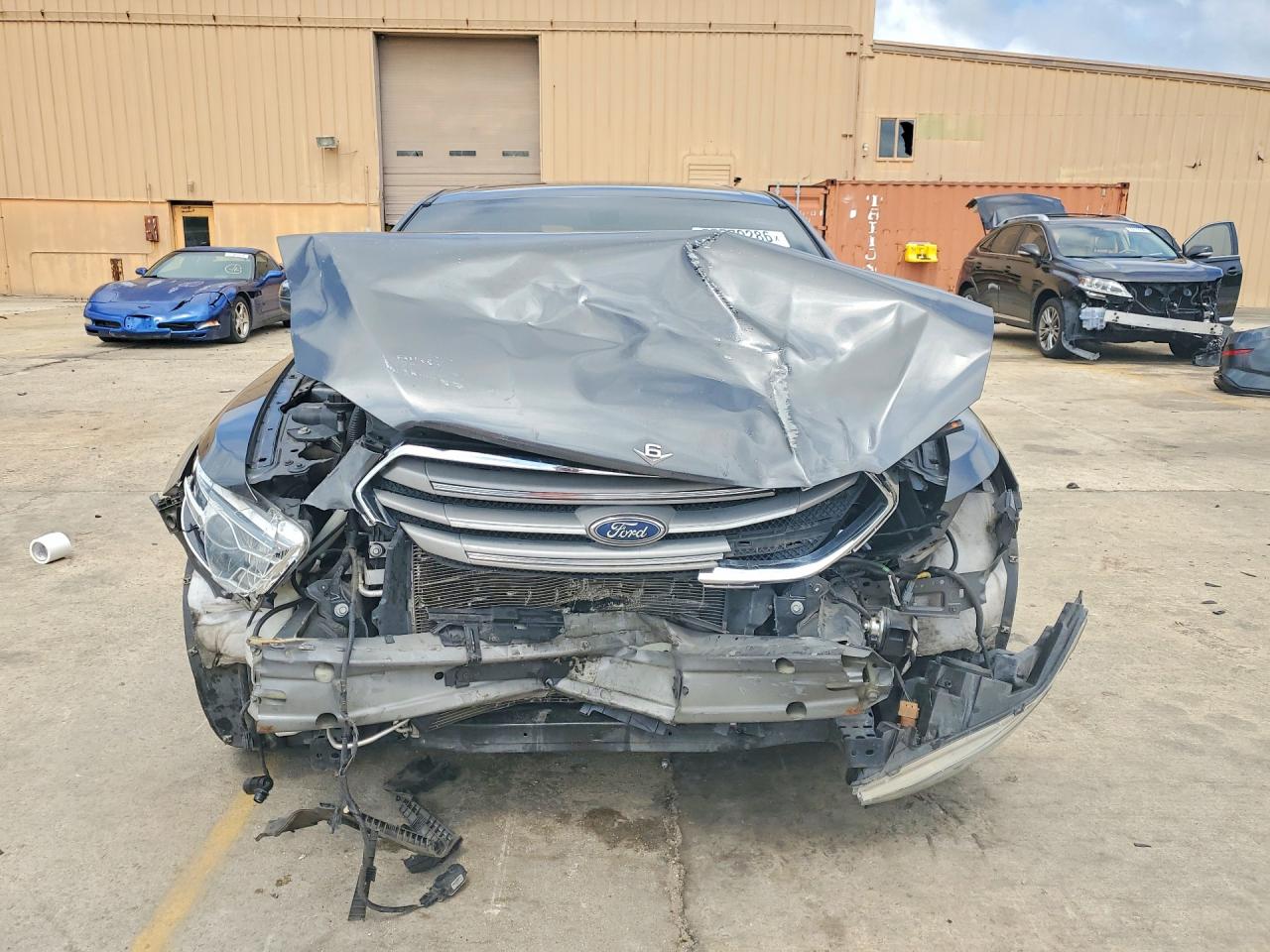 2016 FORD TAURUS SEL photo 9