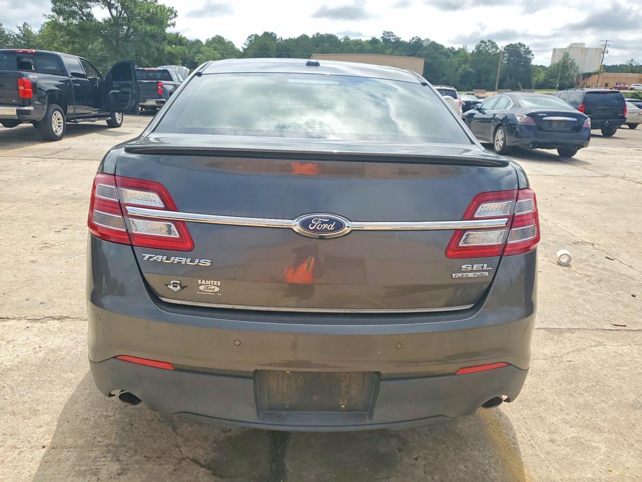 2016 FORD TAURUS SEL photo 11
